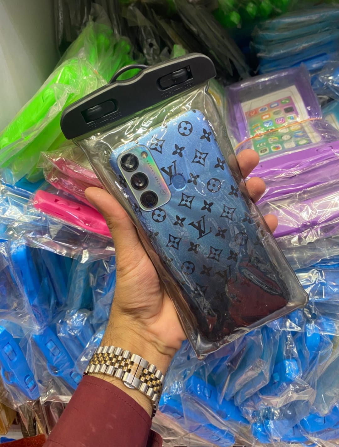 Universal Waterproof Mobile Pouch